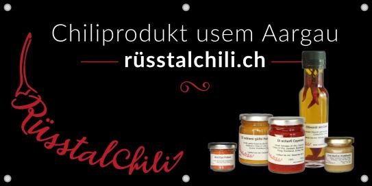 Nebst dem Webauftritt haben wir für Rüsstalchili auch diverse Printprodukte wie zum Beispiel die Werbeblache für den Marktstand gestaltet