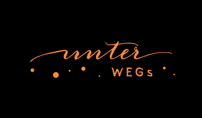 Das Logo sowie die Webseite widerspiegeln die Stimmung vom wunderbaren vorweihnachtlichen Lichterweg